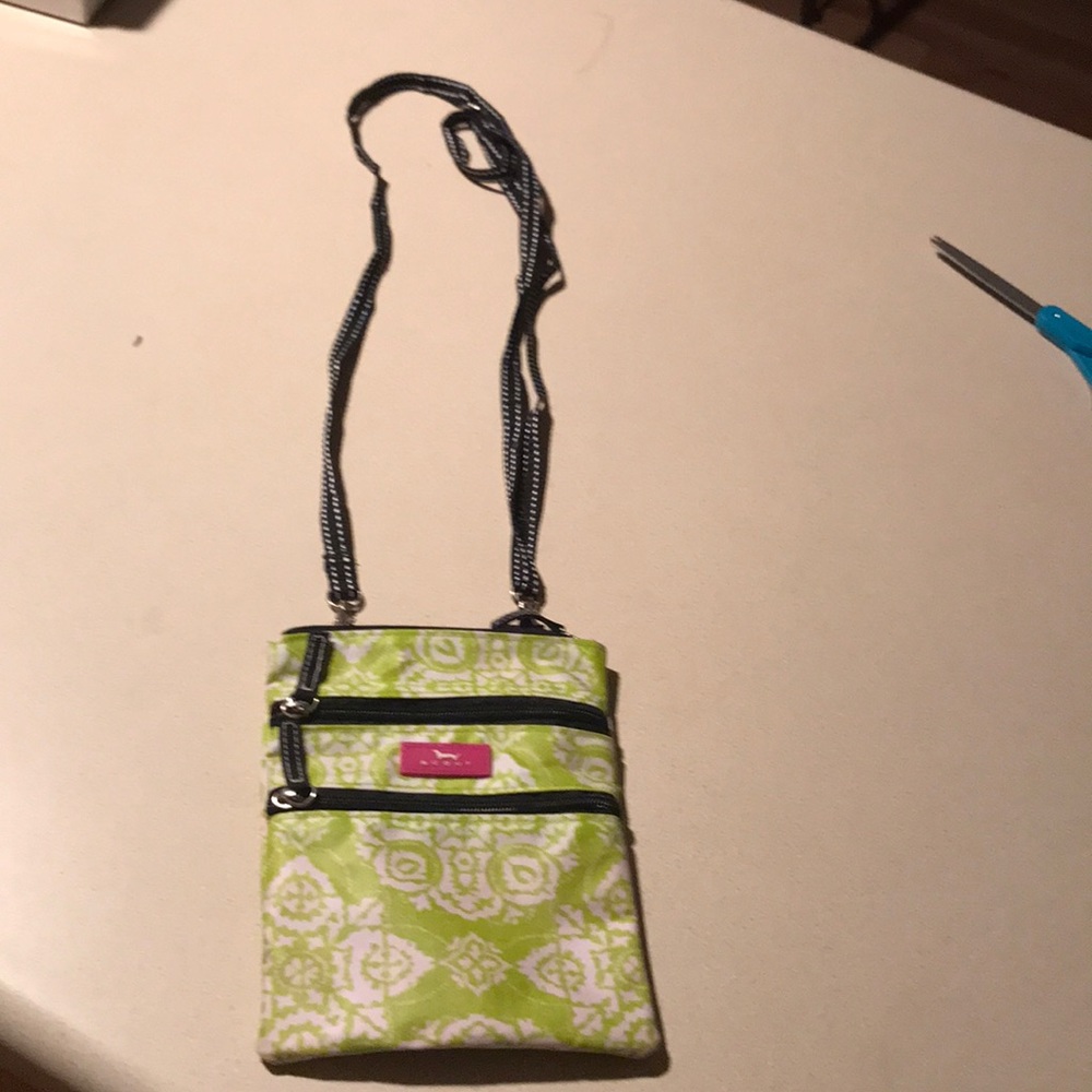 Scout crossbody bag lime green & white pink Logo